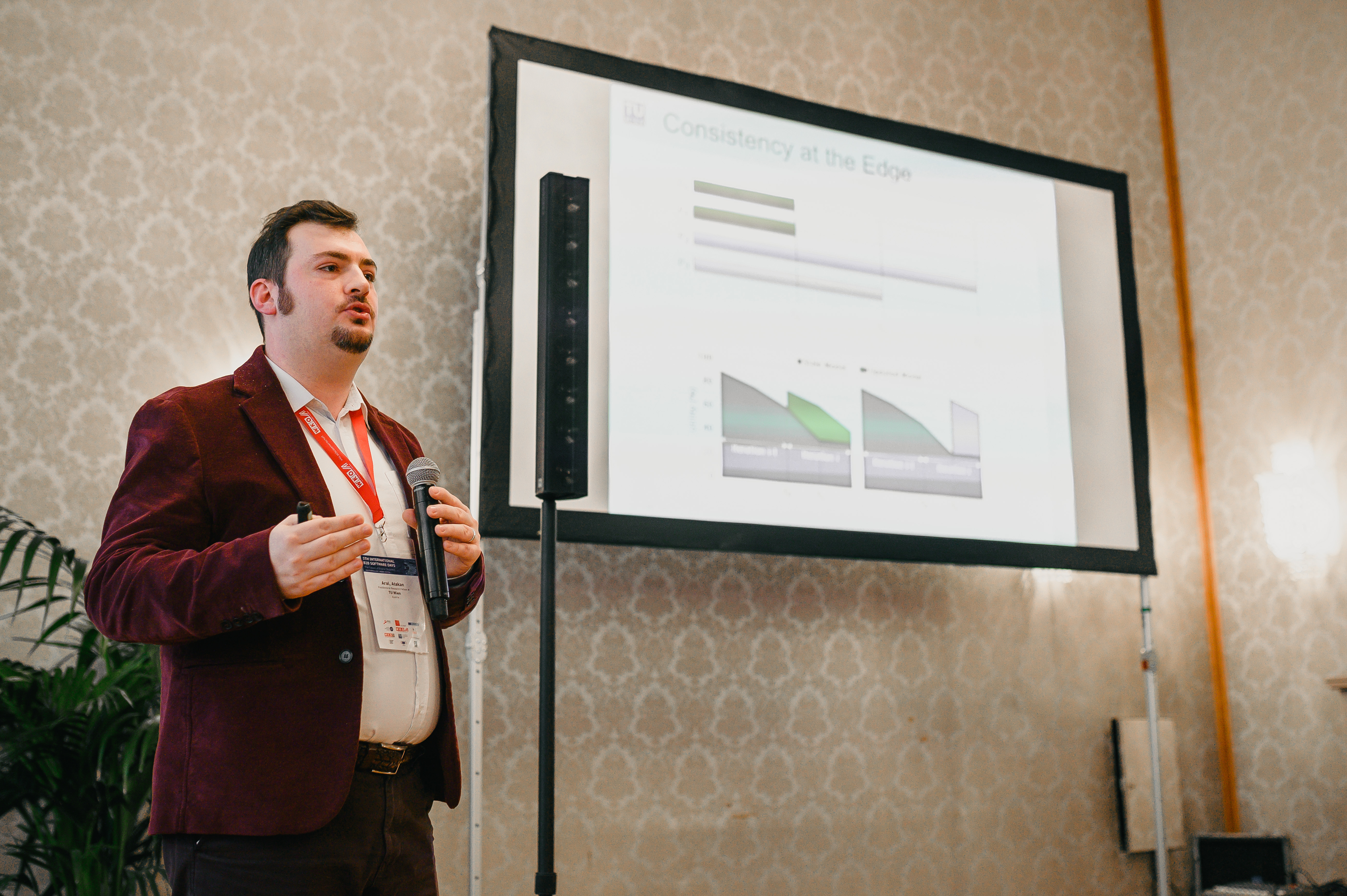 Atakan Aral at B2B Software Days Atakan Aral at B2B Software Days